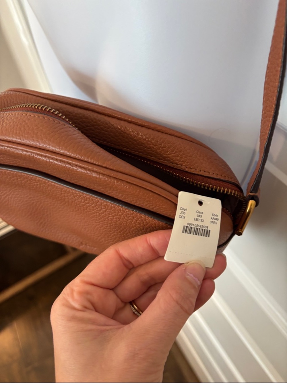 NWT J Crew Tan Leather Crossbody Bag with Adjustable Strap - Picture 3 of 4